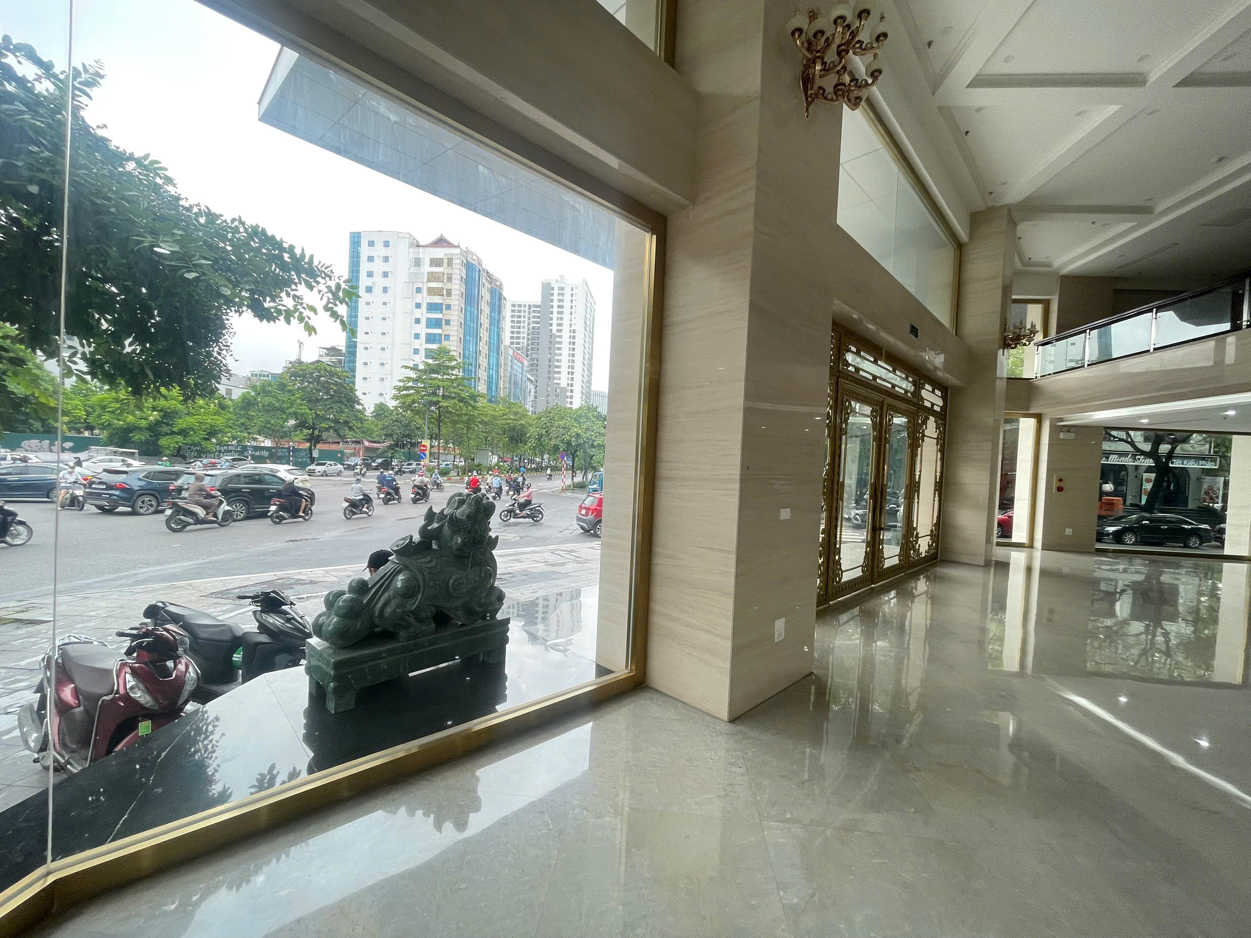 Chính chủ cho thuê mặt bằng kinh doanh, PCCC đầy đủ, 1000m2 4 tầng tại 82 Trần Thái Tông, Cầu Giấy - Ảnh chính
